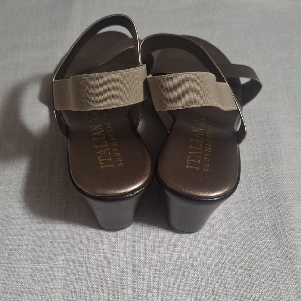 Italian Shoemakers Metallic Sandals - Picture 5 of 9